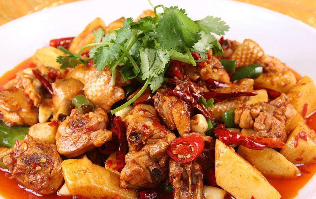 教你一道土豆烧鸡肉,做法简单,鸡肉鲜美,看一遍就能学会