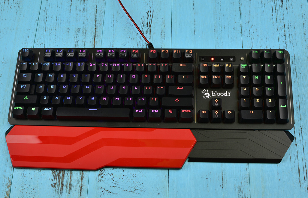 机械键盘玩rgb彩漫,入手血手幽灵j95