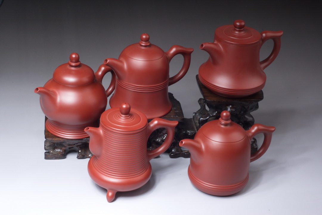 章燕城获奖经典作品《五洲同乐》套壶