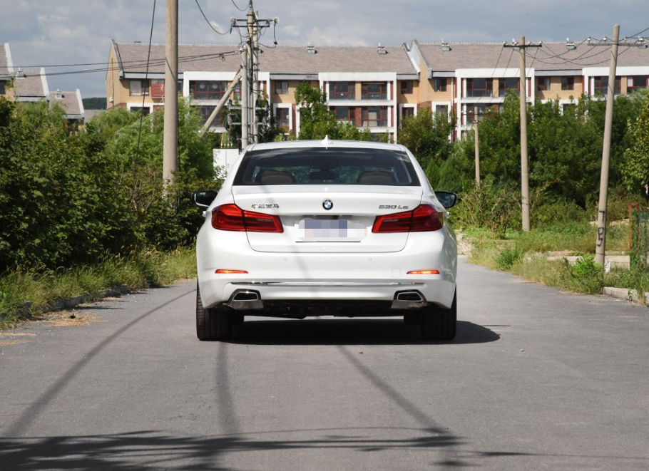 9l"——宝马五系新能源,指导价:49.69-49.99万