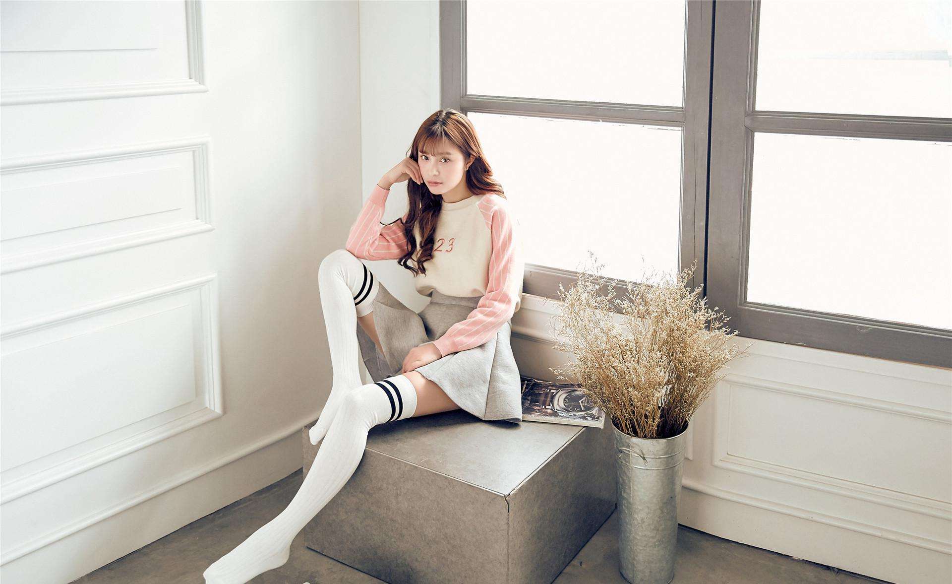 显高不必踩高跷,这样的过膝袜对得起观众,也对得起自己