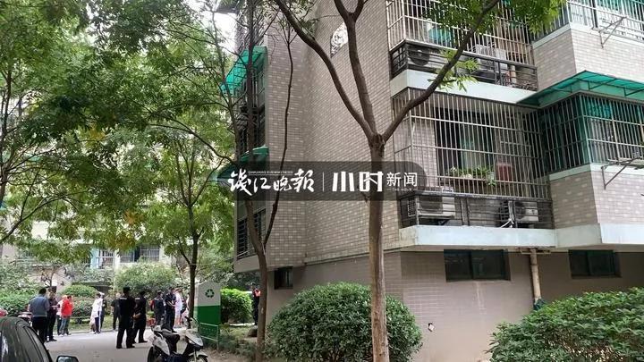 杭州2歲小男孩墜樓身亡 爸爸自責不停抽自己巴掌標題圖片