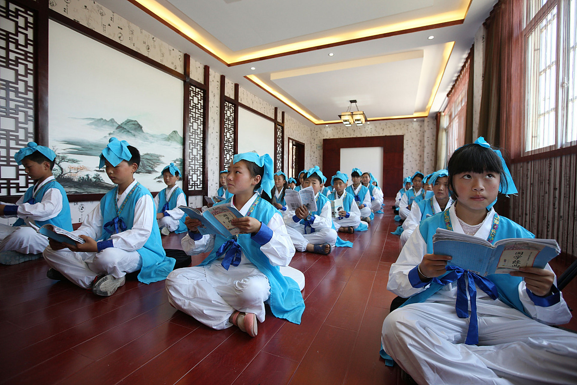 这款笔记涵盖了国学经典,历史,哲学,文学等多个领域,将带你领略国学的