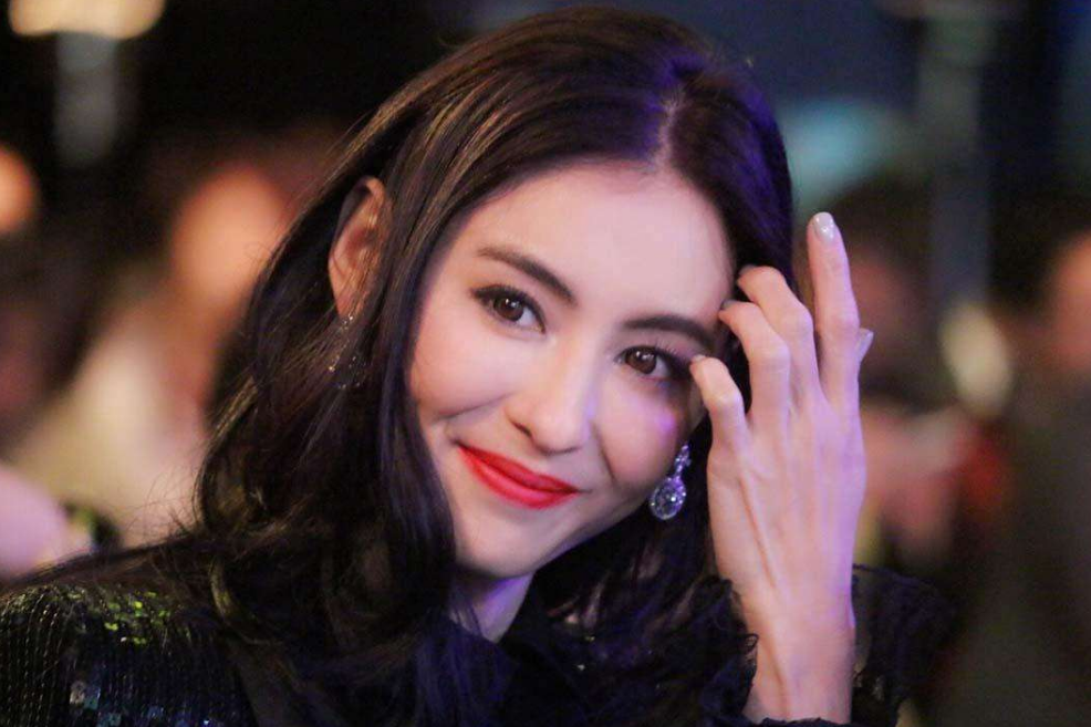 张柏芝再现樱花舞,身材保持良好,容颜依旧似可爱少女