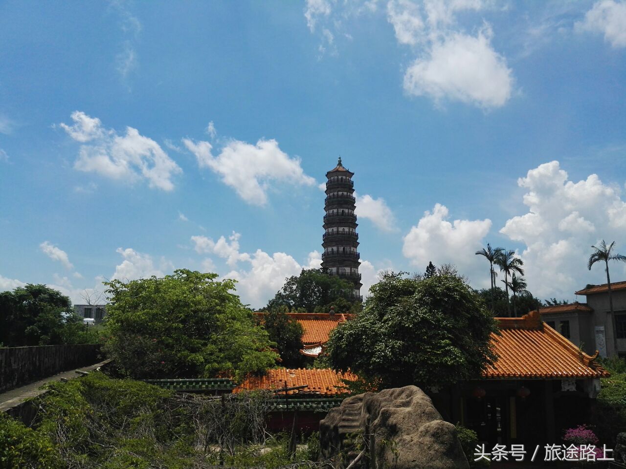 三元塔公园位于广东省湛江市雷州市雷城镇曲街4号(原雷城"南门头")