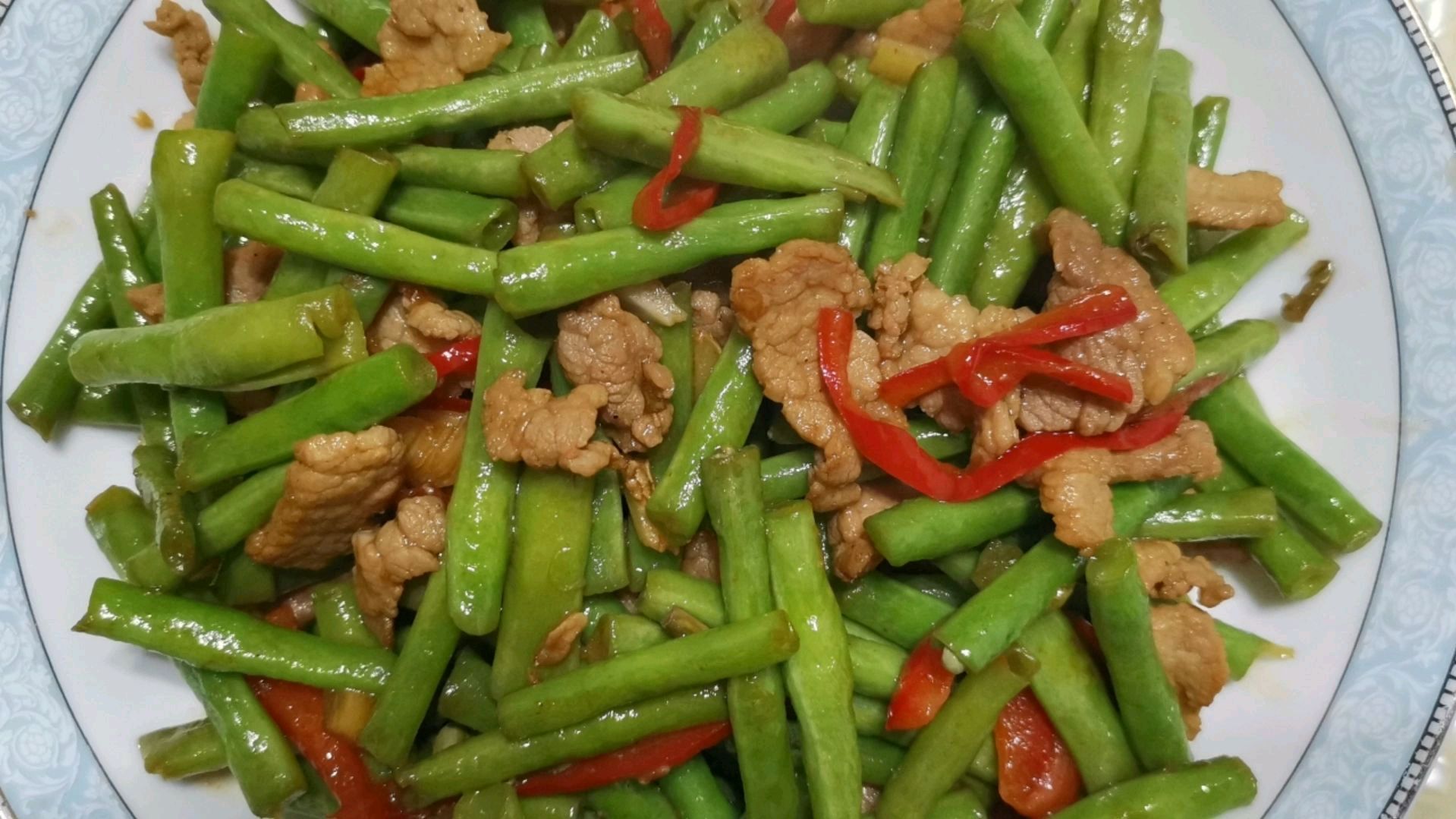 豆角炒肉的简单做法,肉片嫩滑,豆角清脆,零基础也可以学会