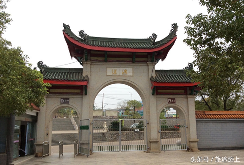 浯溪碑林风景名胜区位于湖南省永州市祁阳县城(浯溪镇)西南部湘江大桥