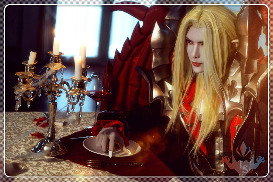 王者荣耀"用少女们最爱的面目登场"被德古拉伯爵cos瞬间圈粉!