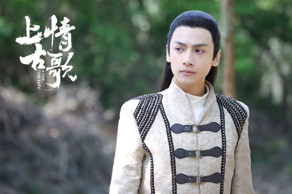 罗云熙除了小鱼仙倌的古装好看以外,这些古装扮相也是风度翩翩