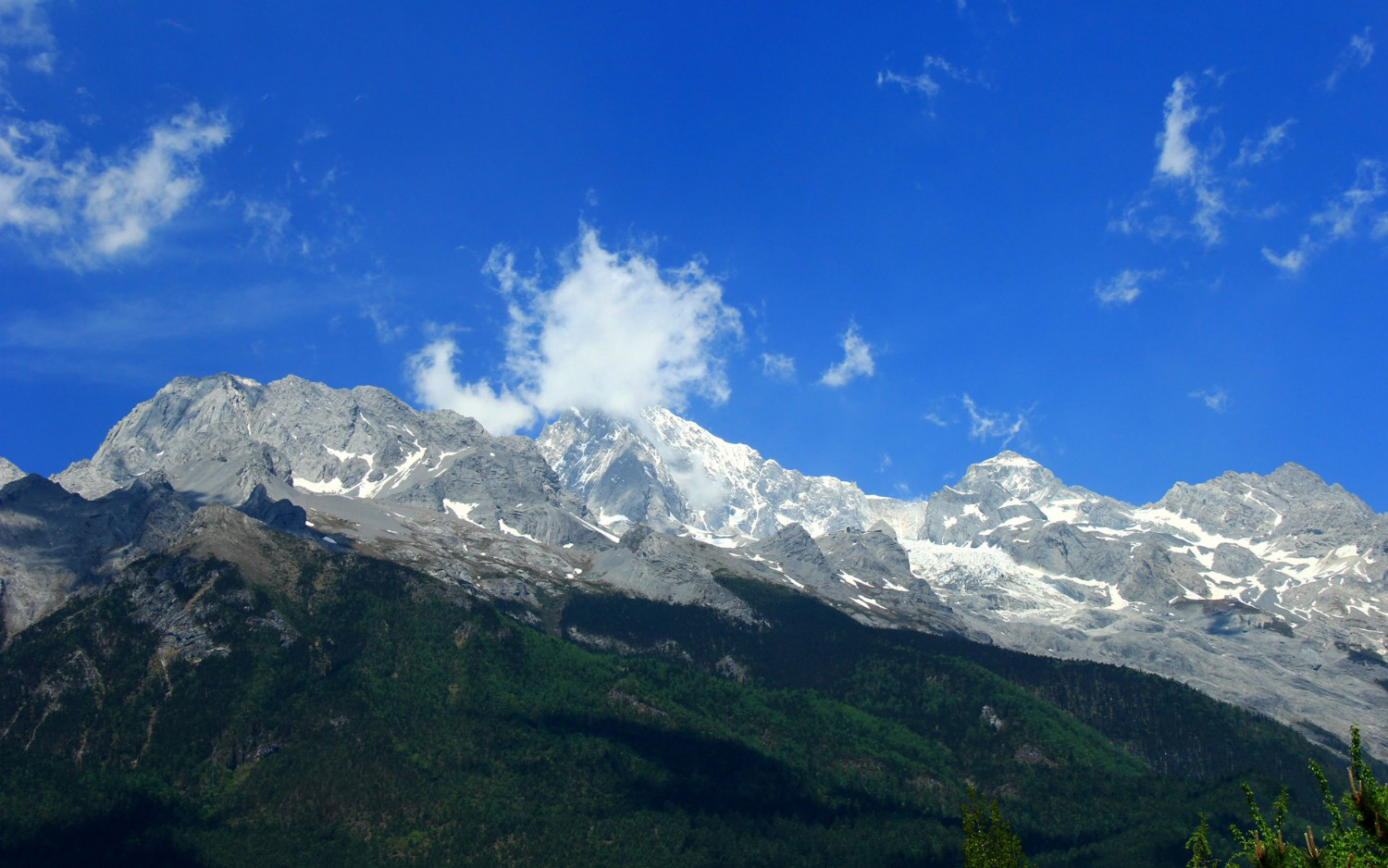 云南丽江玉龙雪山风光