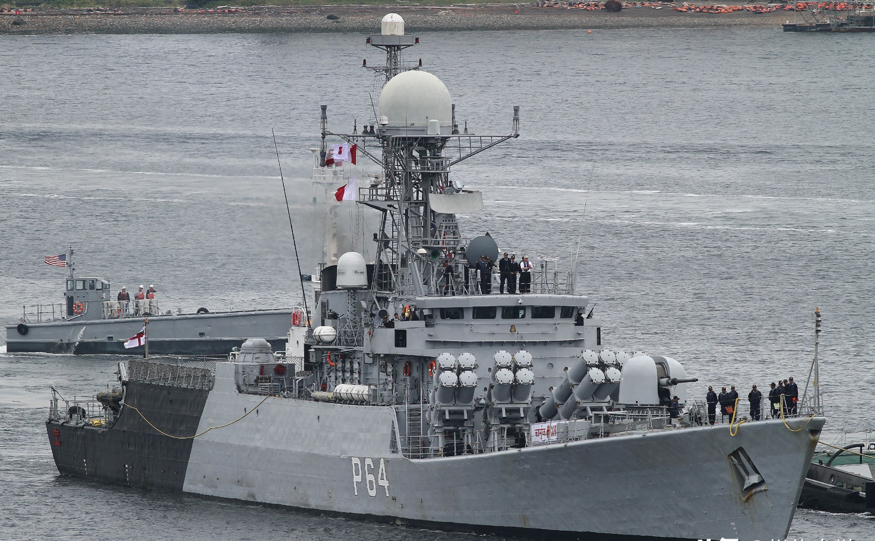 1座奥托梅莱拉76毫米舰炮(p61号装备ak176型舰炮),2座ak630型6管30