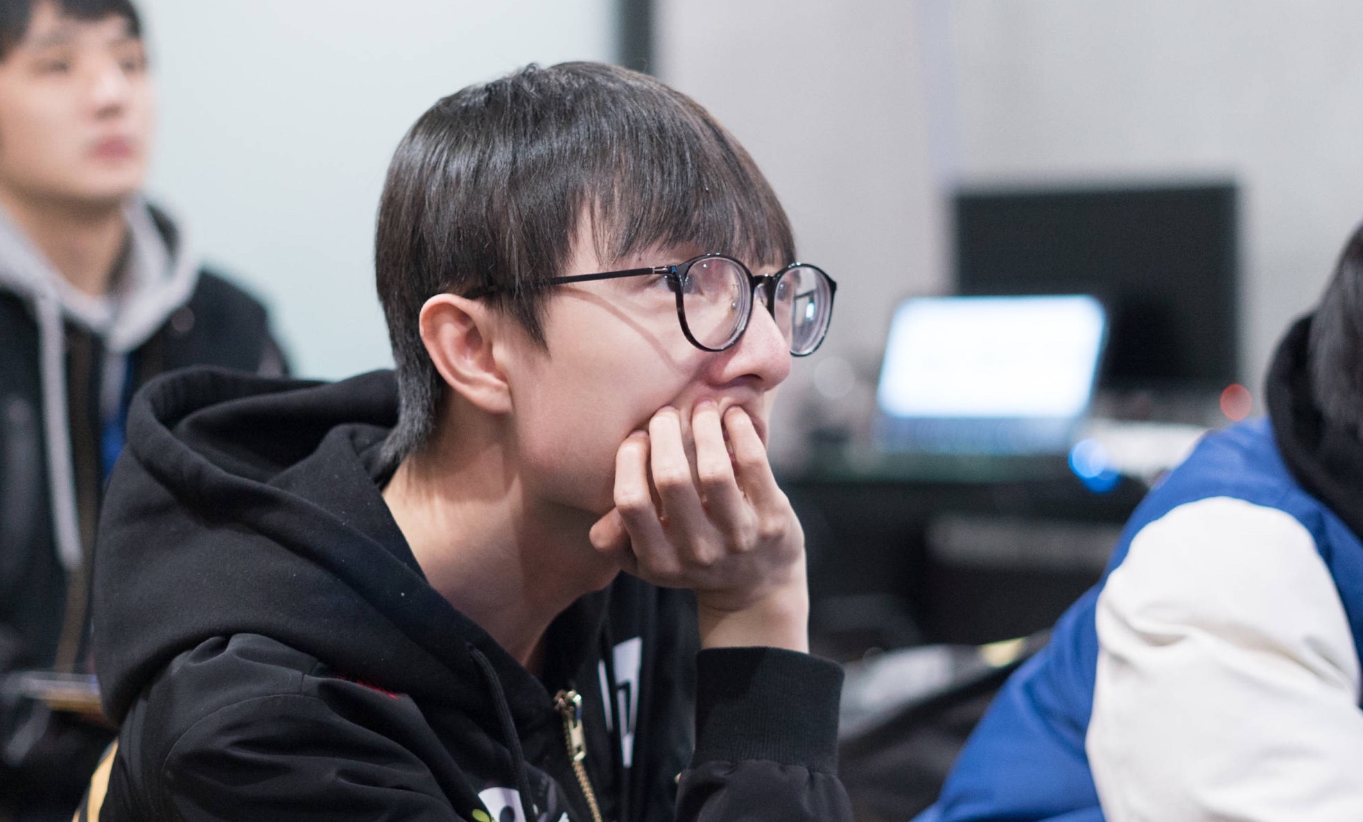 香锅和meiko网吧开黑,姿态谈letme退役,话还没说完aj就来了!