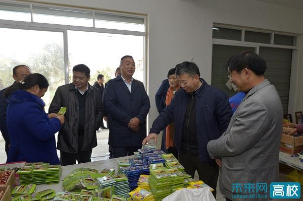 合肥工业大学领导赴六安市崔店村调研学校定点扶贫工作