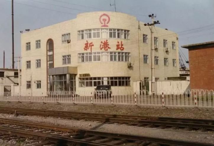 塘沽南站,中国现完整保存的最早的火车站,现在已成旅游景点