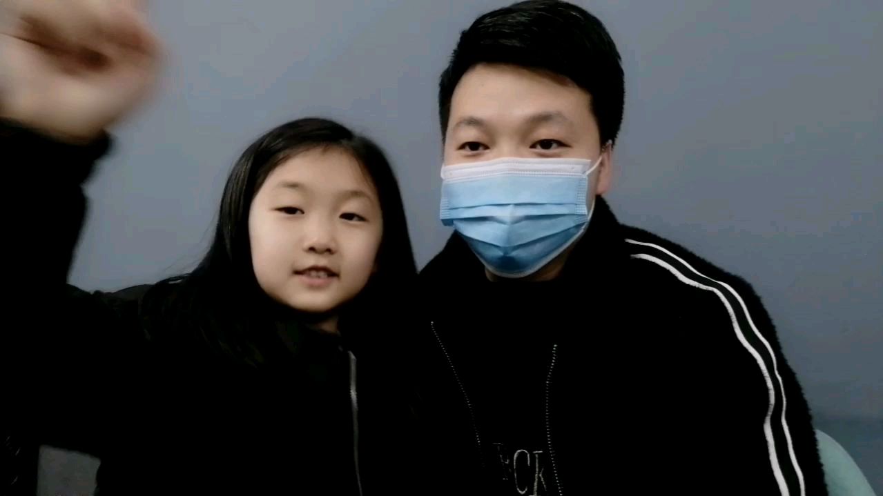 特别嘉宾说教我做水晶泥蛋糕 你们看像不像