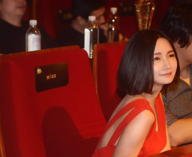 若风,miss宣布停播,时隔仅差2分钟,难道是有什么隐情?