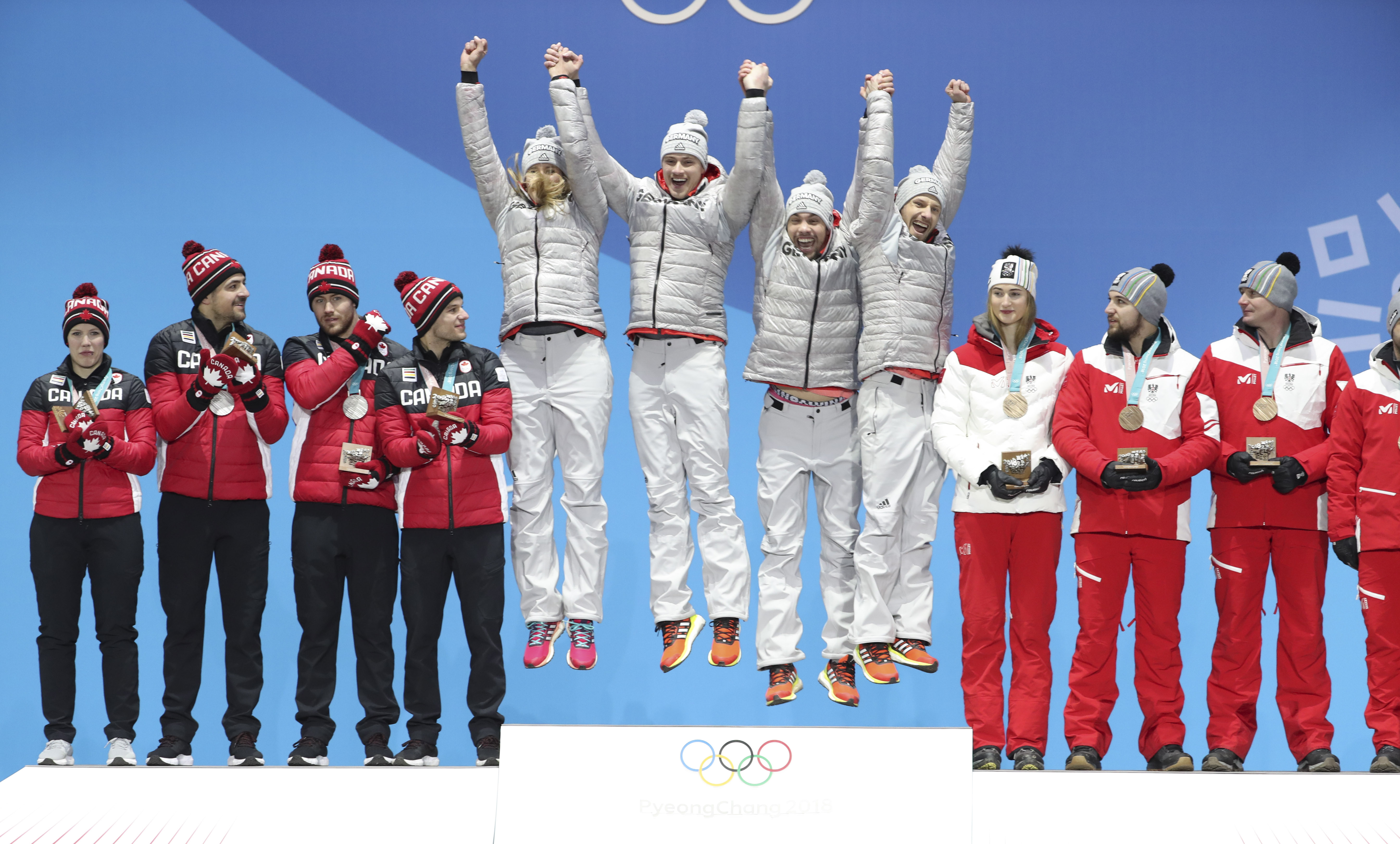 2022冬奥会领奖台图片图片