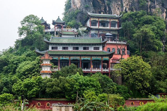 广西荔浦鹅翎寺