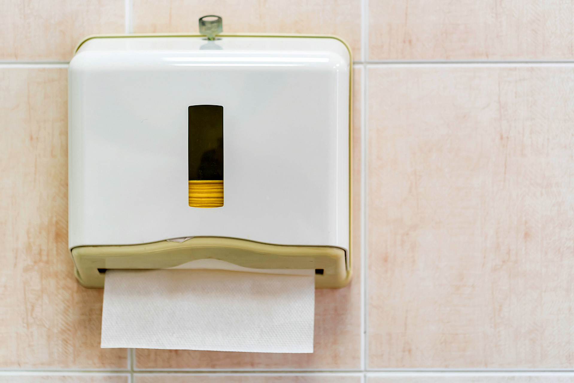 干手器(hand dryer)的工作原理通常基于空气动力学和加热原理.