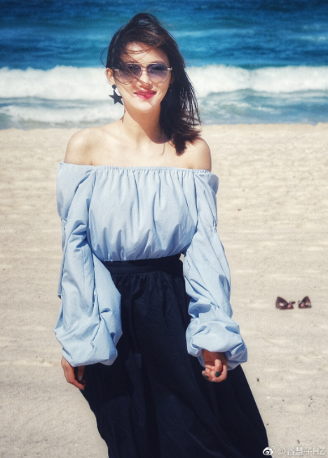 生活中没有舞台上的光鲜,卸妆后的龚美琪更加漂亮,美的认不出.