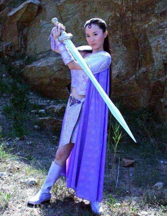 《欢天喜地七仙女》里,七公主紫儿有几套衣服? 大结局中紫儿的战袍.