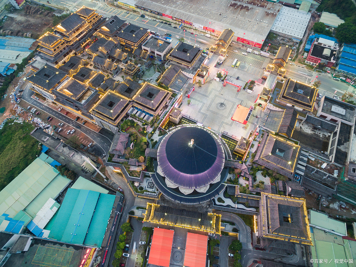 中山红博城,古色古香,里面都是红木制品!