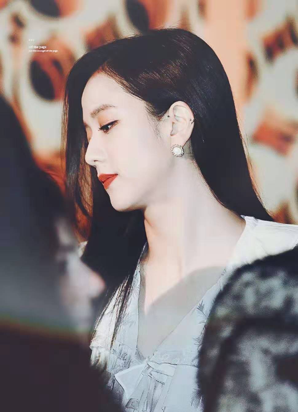 lisa,人间芭比啊,好精致. 转载自百家号作者:小小来说娱乐