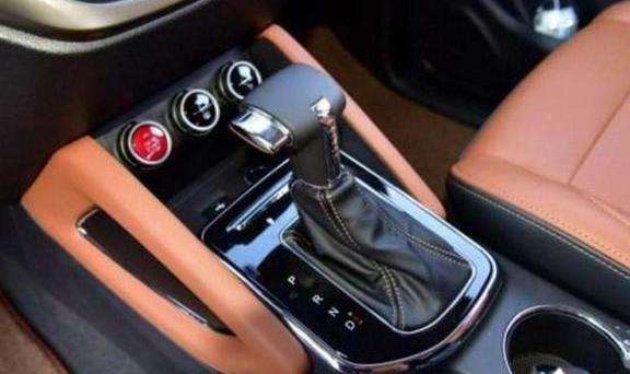 为什么不建议新手开自动挡(为什么不建议新手开自动挡双离合)