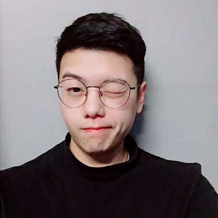 蒋依依素颜现身,看到她的"毛毛虫"眉毛,眼花了!