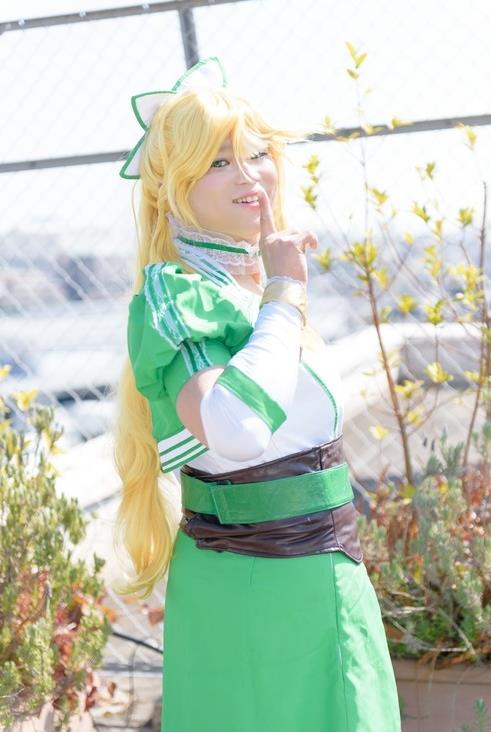 图为低配的莉法.刀剑神域cos,没有对比就没有伤害!