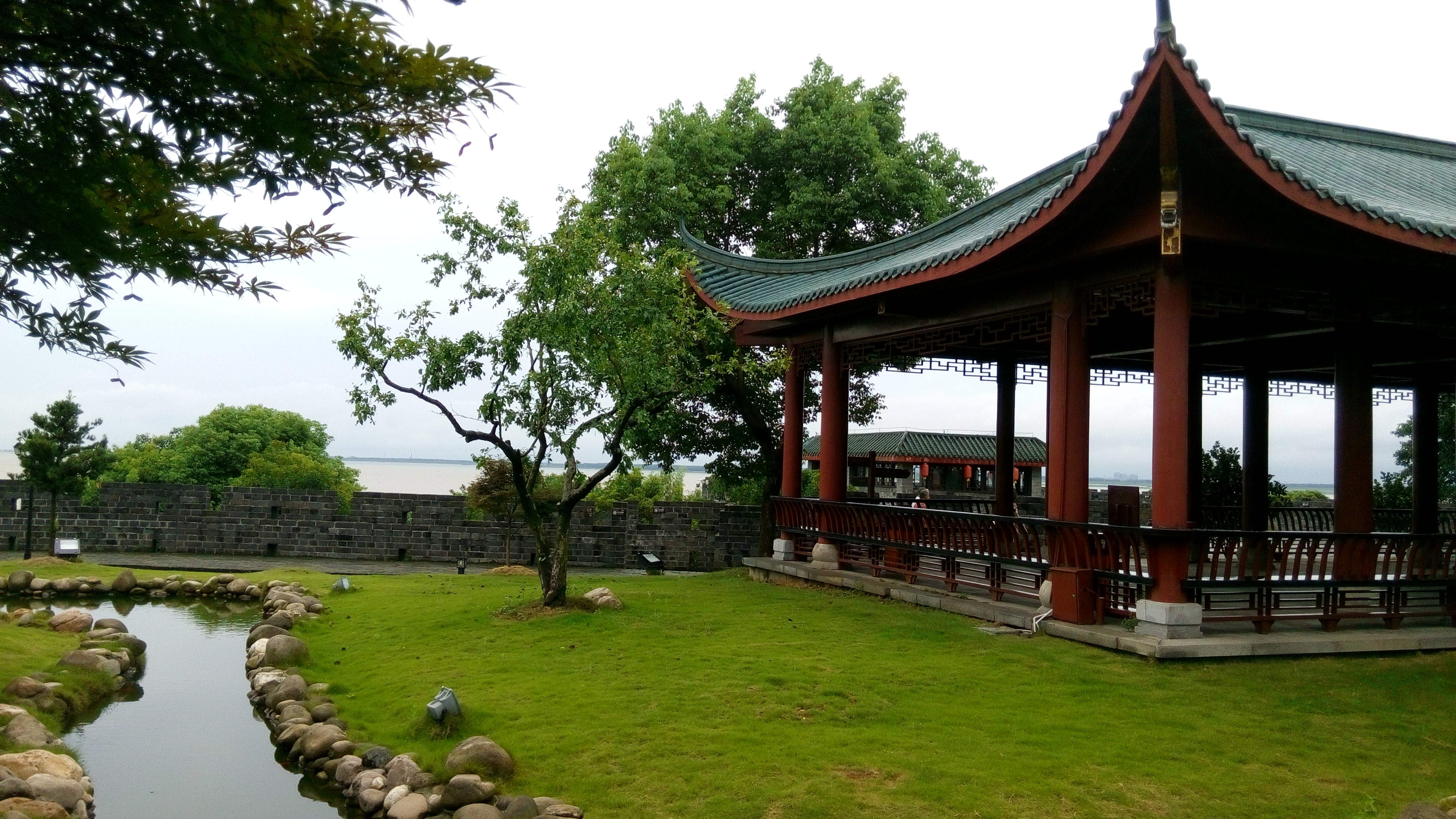 42米高,连20米都不到.