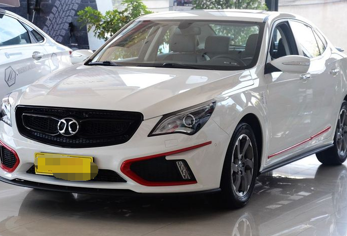 2015款北汽绅宝cc 1.8t 自动精英版,时尚简约,青年理想之选