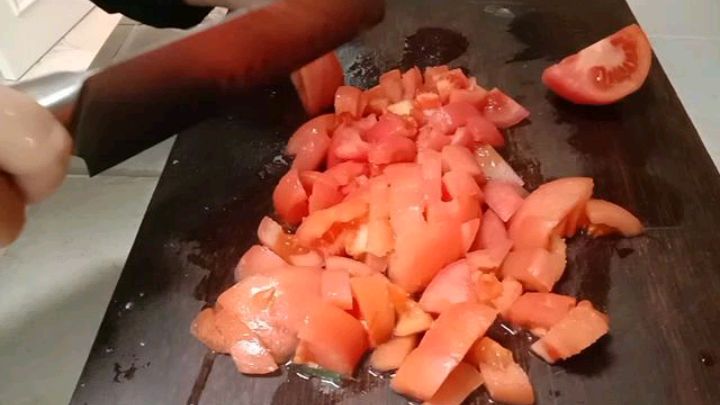 酸辣可口的西红柿鸡蛋面疙瘩汤,是家乡的味道