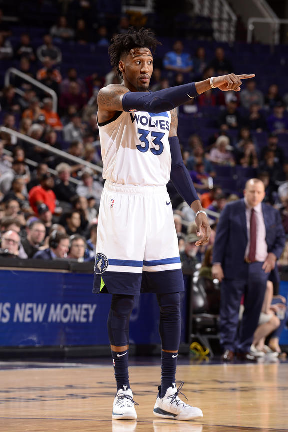 前锋 罗伯特·科温顿得到4分,3篮板,1助攻,2抢断,1封盖 效率值-8