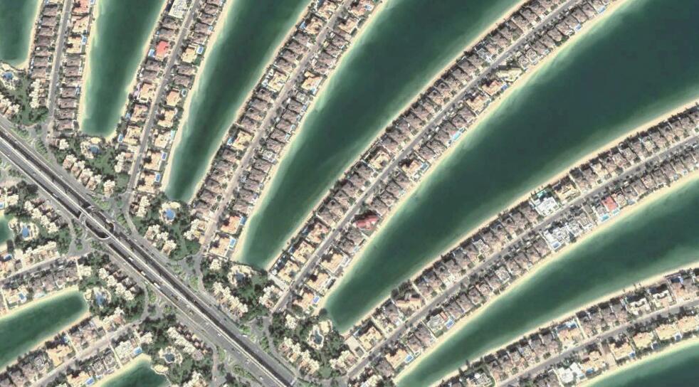 卫星上看迪拜:这个沙漠中的大城市,城建有何独特之处?