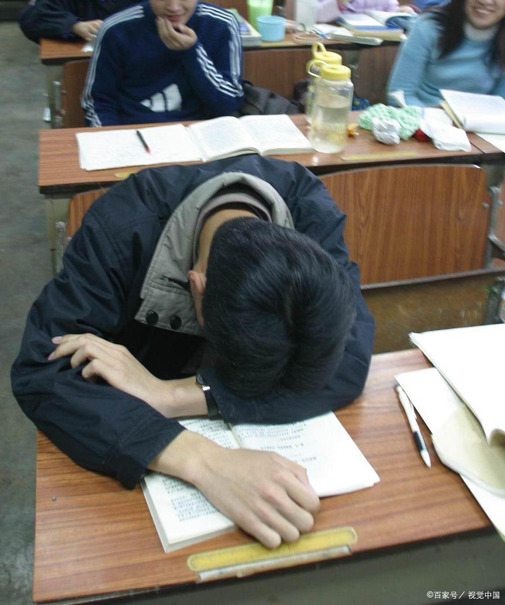 抑郁之后,外貌四大惊人变化  01 眼神 眼神变得空洞