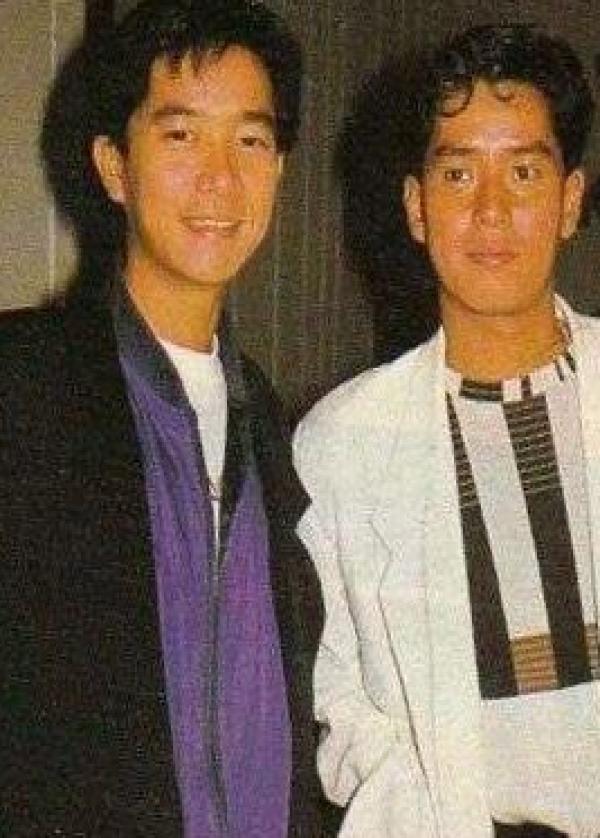 陈百强诞辰谭咏麟晒旧照缅怀故人:能想到他吗