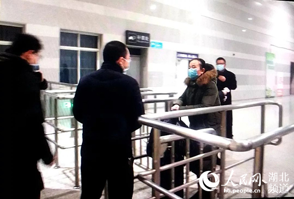 昨夜,k1281次列车为她一人停靠!