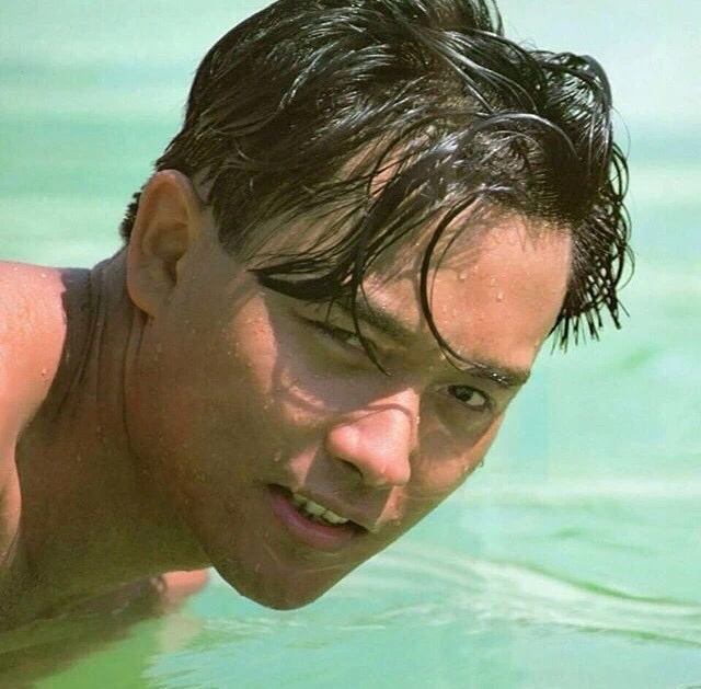 "泳"闯夏日 哥哥张国荣"泳"敢做自己!