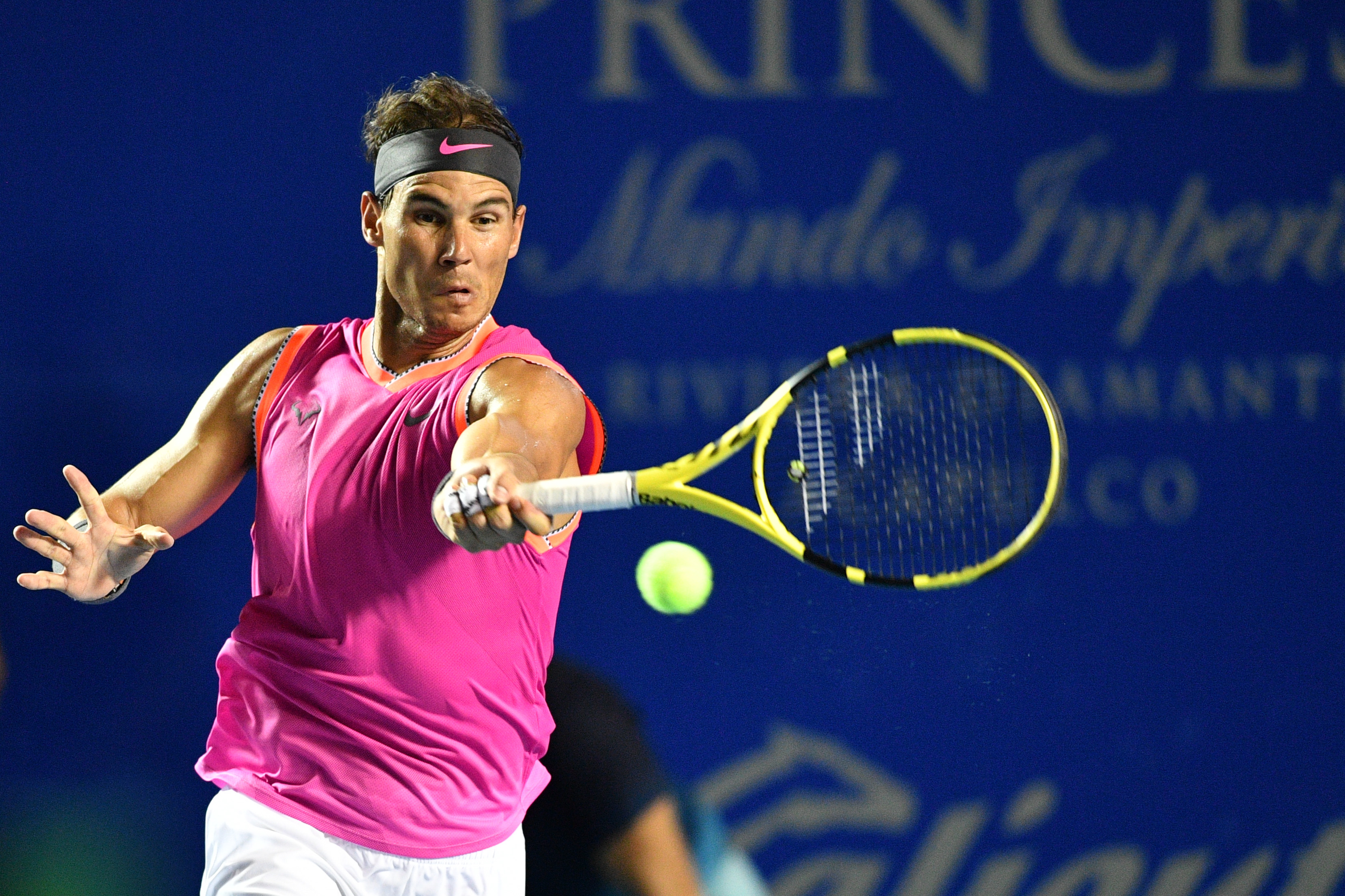 网球——墨西哥公开赛:纳达尔首轮晋级