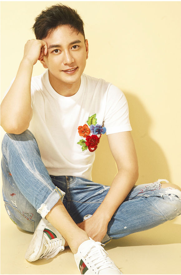 王仁君最新写真曝光,眼神温柔笑容纯净治愈力满分