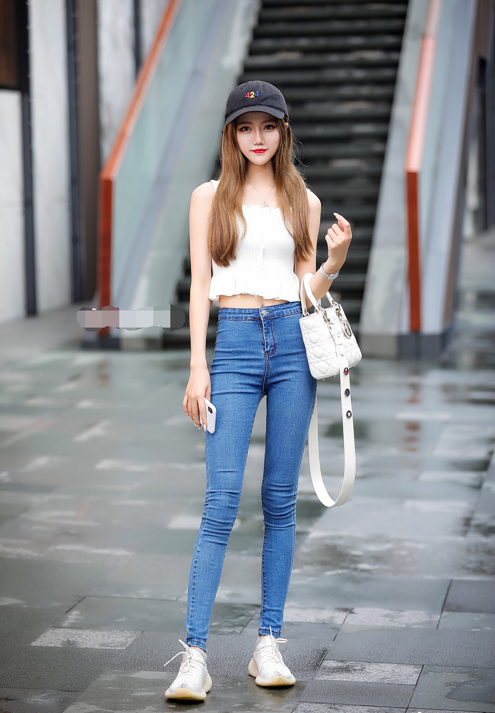 纤细身姿妩媚动人 转载自百家号作者:有实力有智慧