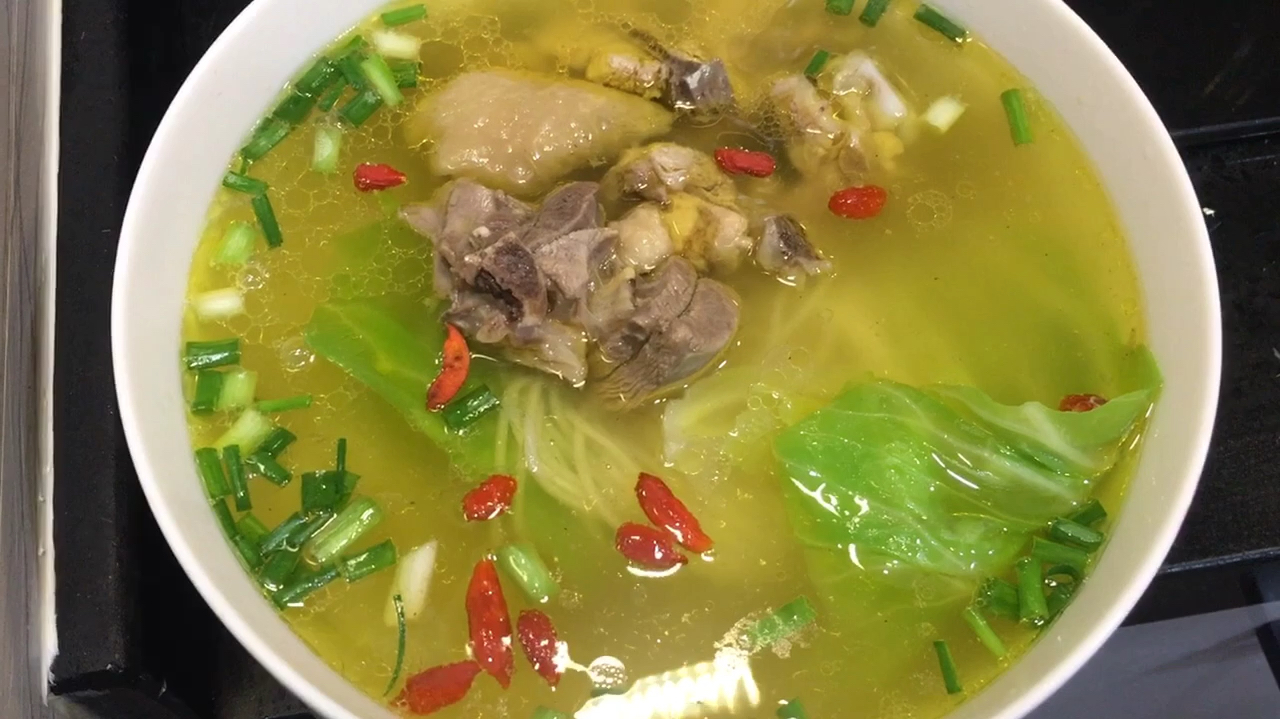 学会这碗鸡汤面，面馆生意怎会不好？