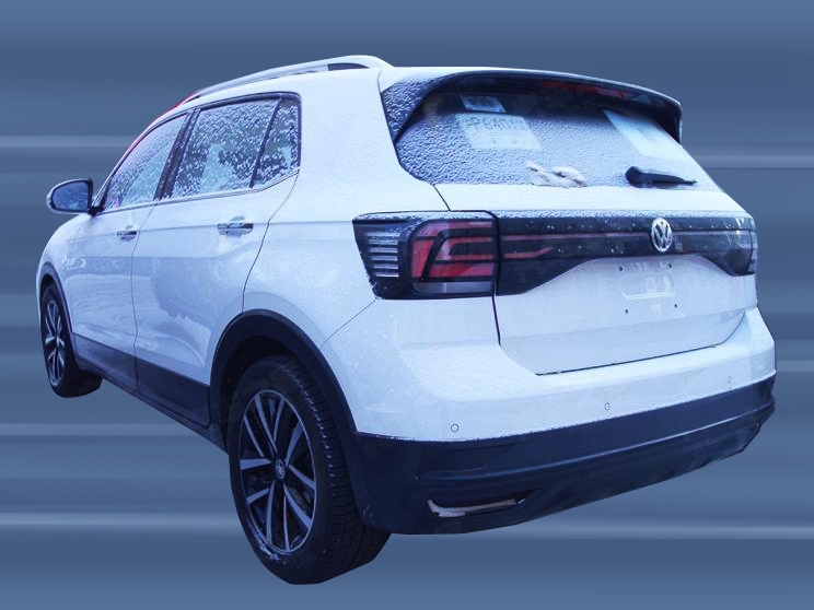 首台白色上汽大众国产t-cross现身,比缤智还漂亮,奕泽压力大了