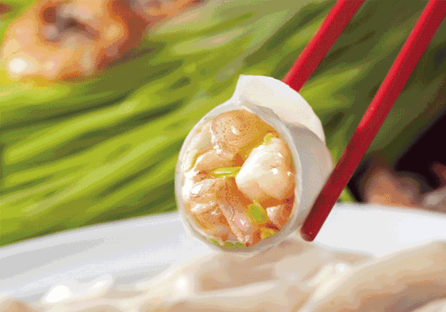 "高德福说,有一些顾客来不了店里,有了外卖也能在家吃饺子了.