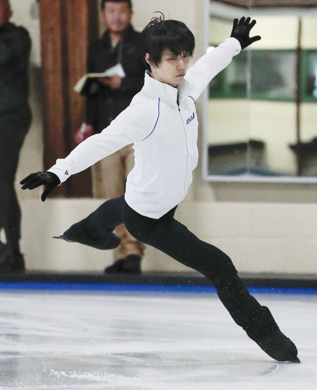 羽生结弦的大腿肌肉,绝了!那可是他用来拼命的本钱!