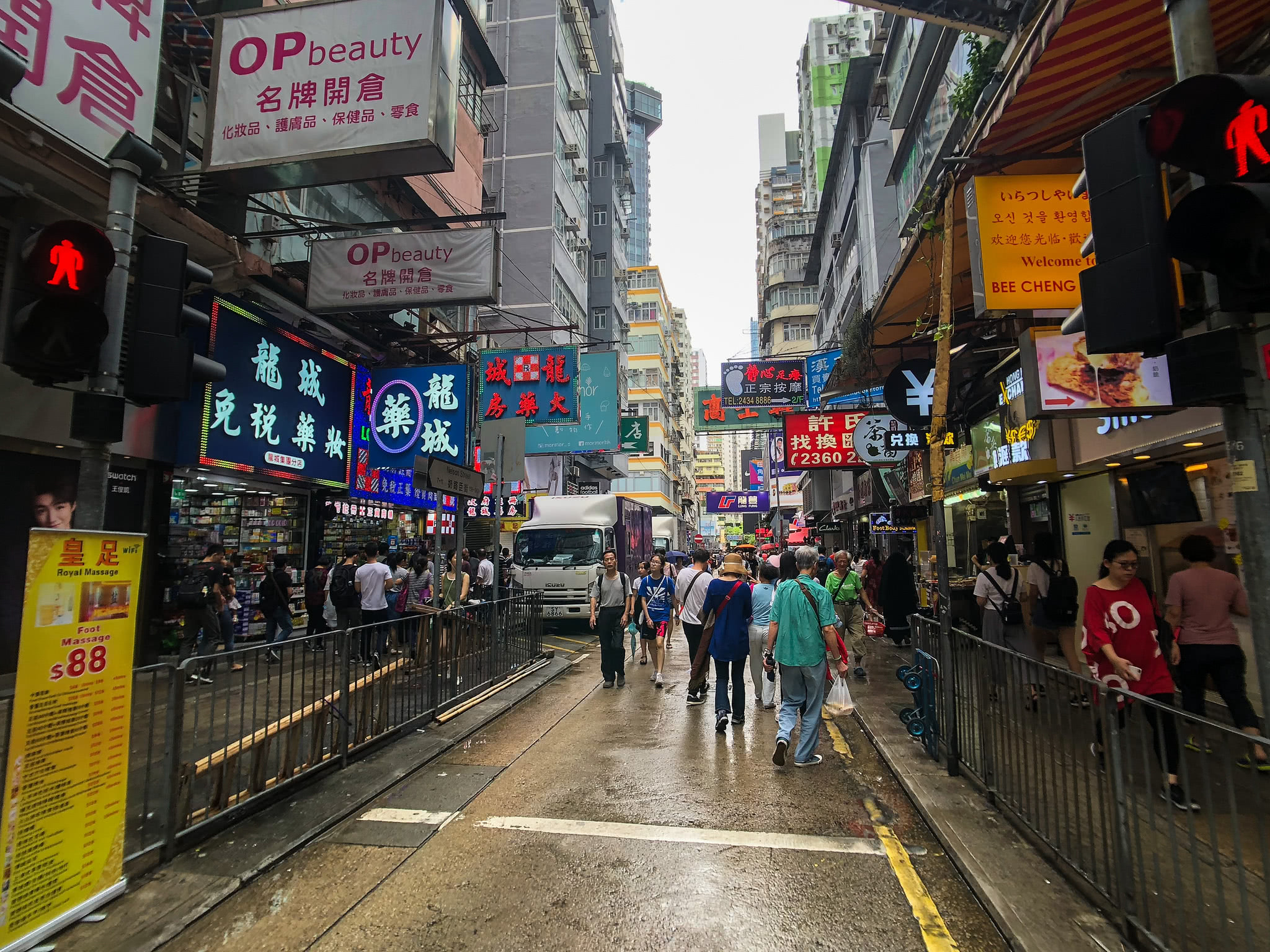 香港5处"港味十足"的特色打卡地,短短5米的涂鸦街到处都是惊喜