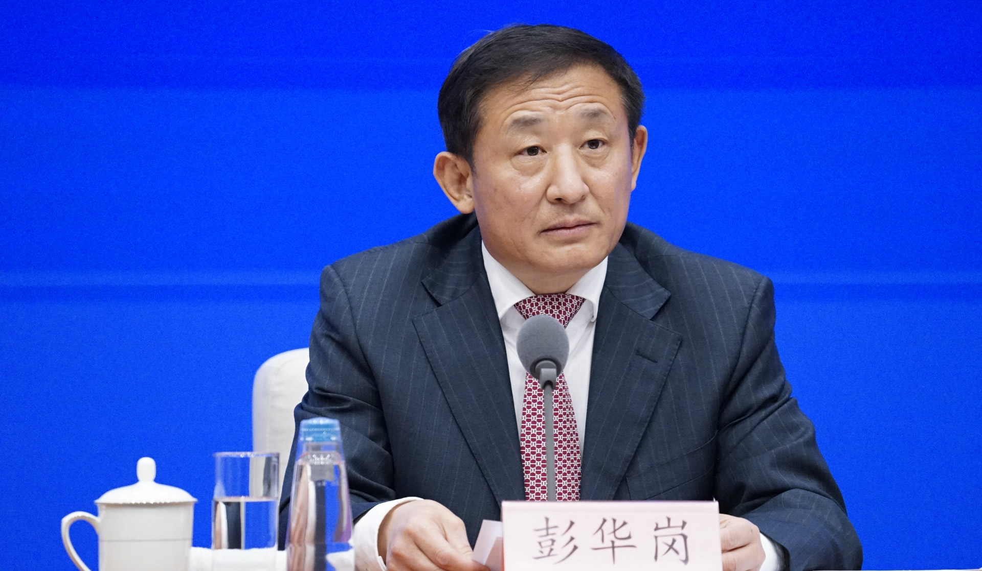 相比人民群众的生命安全和身体健康 这个代价是值得付出的