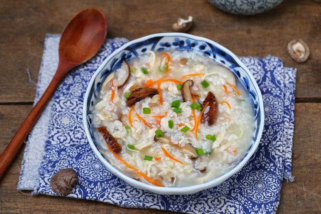 我家最近迷上了这早餐,热乎乎煮一锅,香滑美味好消化,老少皆宜