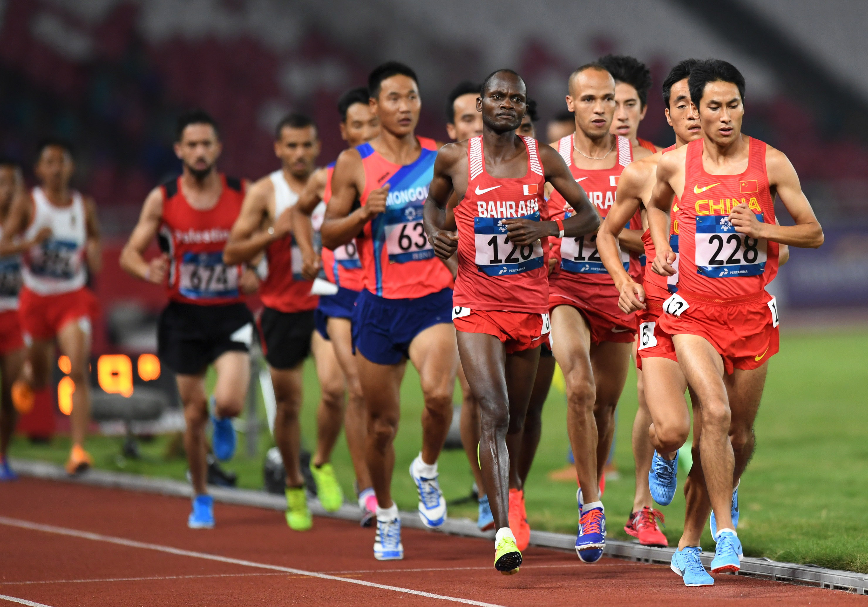 田径——男子10000米决赛赛况(1)